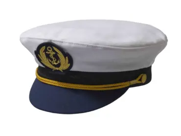 Klassische Kapitänsmütze mit Kapitänsemblem und goldener Kordel.
