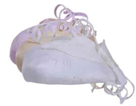 Toque aus Sisal in Weiss, Beige und Rosa mit dekorativen Bögen