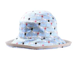 Aufschlaghut aus Baumwolle mit Print von Badenixen auf himmelblauem Hintergrund