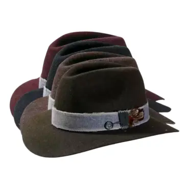 Fedora Traveler Haarfilz mit Jeans-Hutband und Feder, handgefertigt. Titel: Fedora Traveler olive – Haarfilz Hut