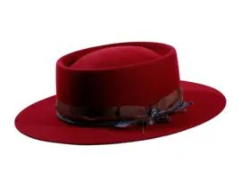 Vaquerohut Hazienda in Burgund mit Jeans-Garnitur und Perlen