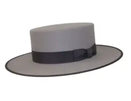 Vaquero Filzhut mit flacher Krone und Rebsband als Garnitur