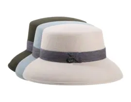 Cloche Wolle Teo Cotone in Elfenbein, Blau und Moos – Handmade Schweiz